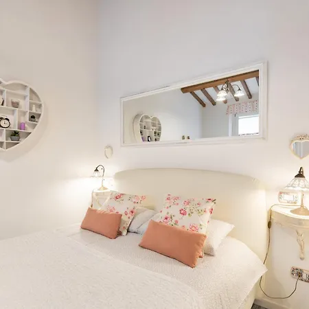 Casa Ornella Gioiellino In Centro Apartament