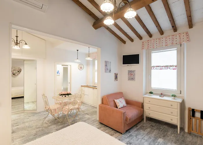 Casa Ornella Gioiellino In Centro Apartament